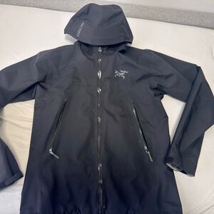 Arc’teryx BETA jacket size small